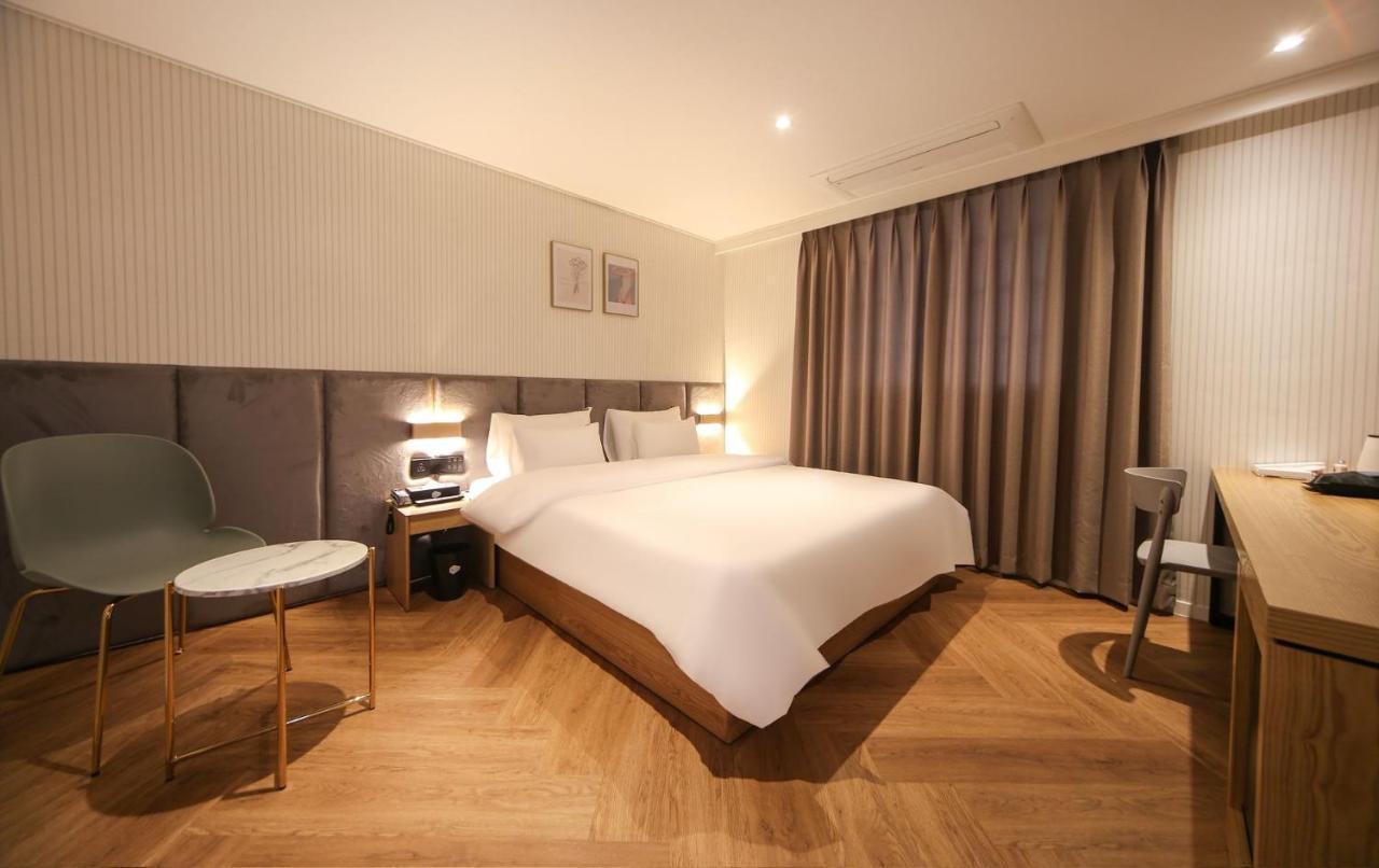 צ'אנגוון Hotel Lazy Heaven מראה חיצוני תמונה