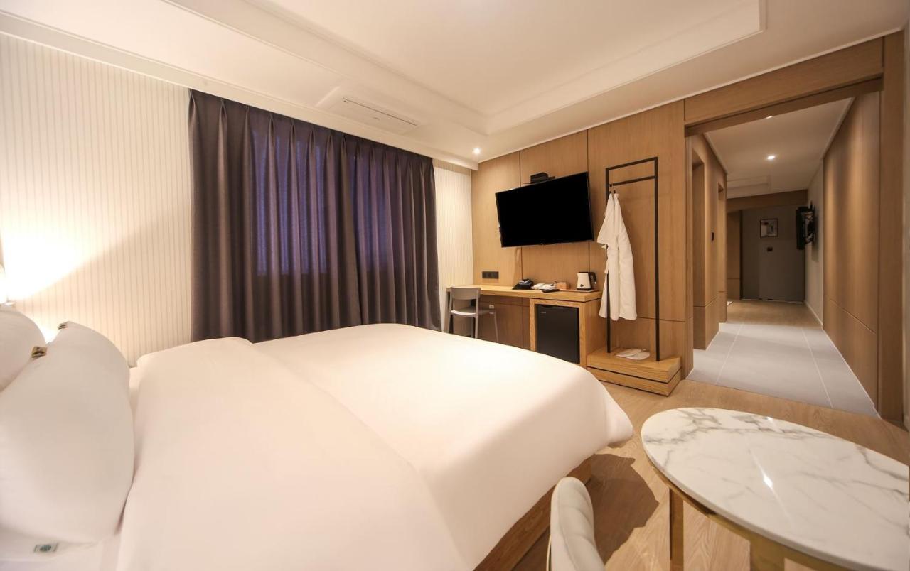 צ'אנגוון Hotel Lazy Heaven מראה חיצוני תמונה